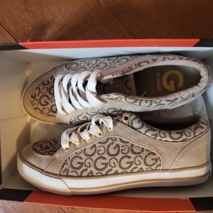 GUESS Sneakers